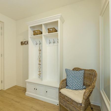 Lush Apartment In Zoutelande Near Beach Bagian luar foto