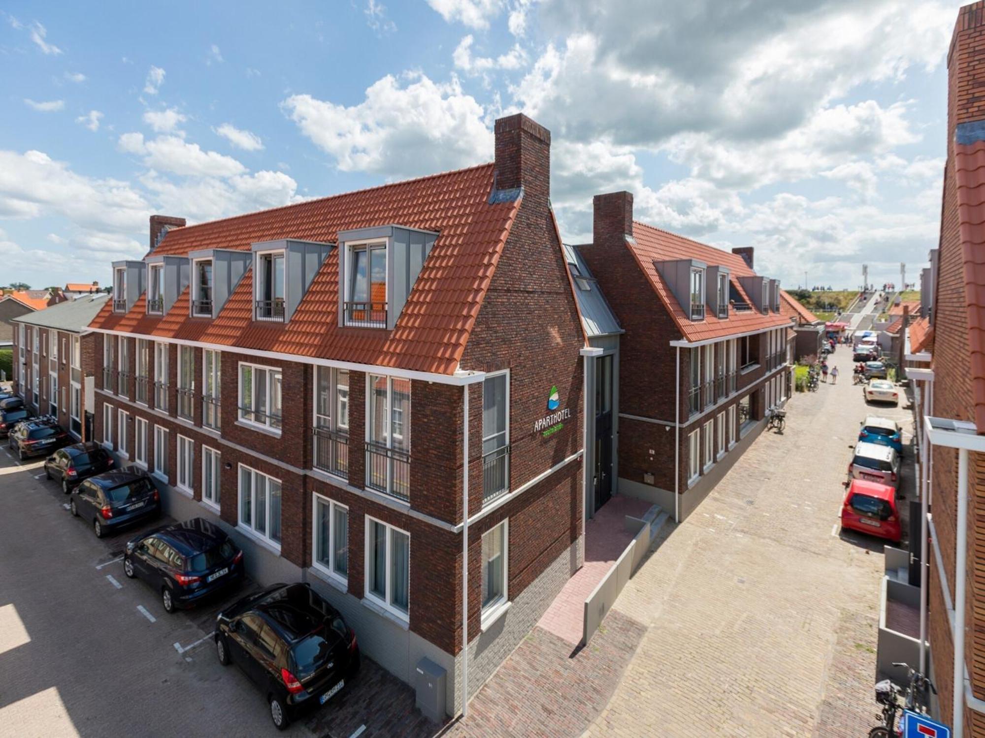Lush Apartment In Zoutelande Near Beach Bagian luar foto