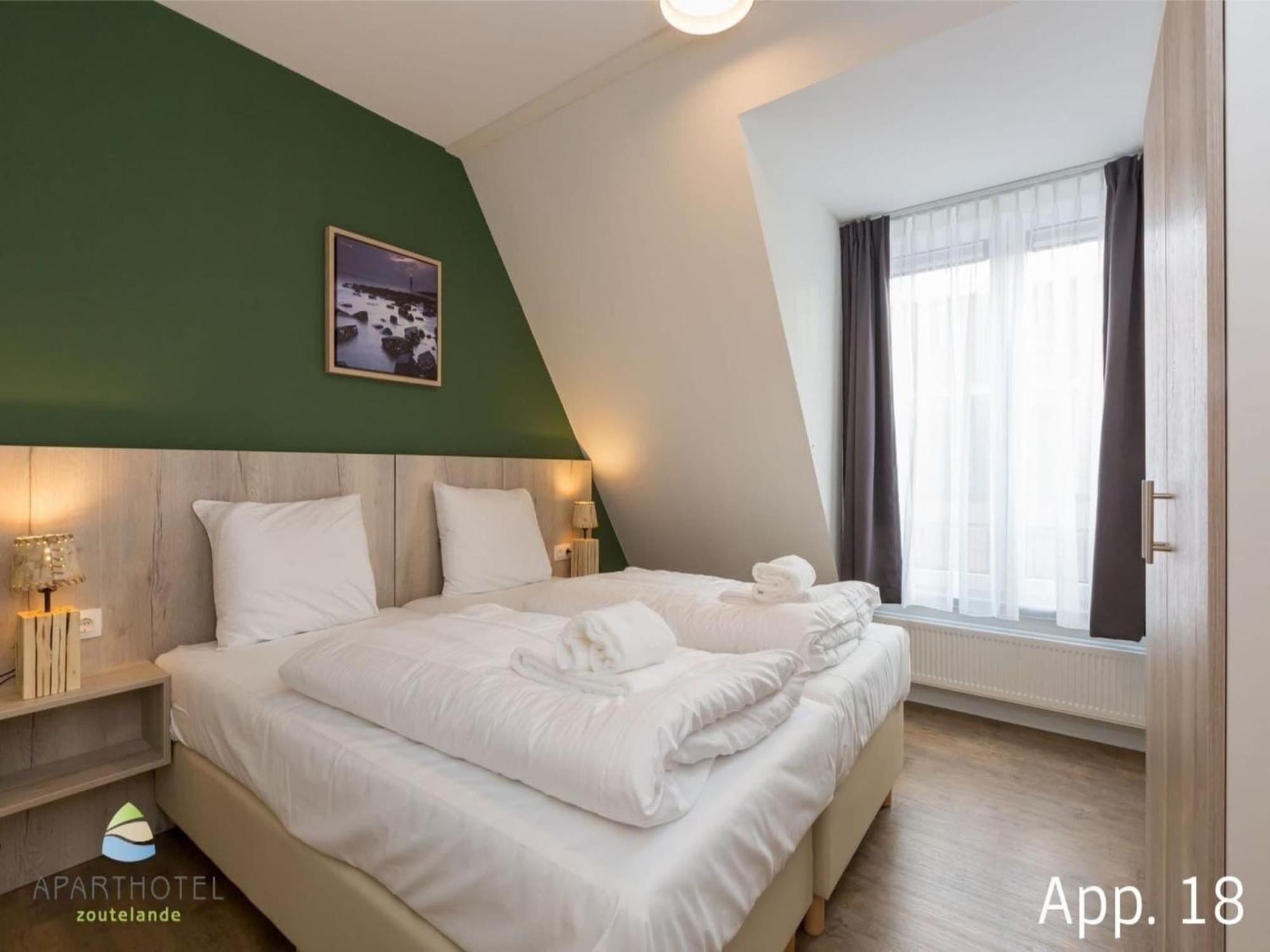 Lush Apartment In Zoutelande Near Beach Bagian luar foto