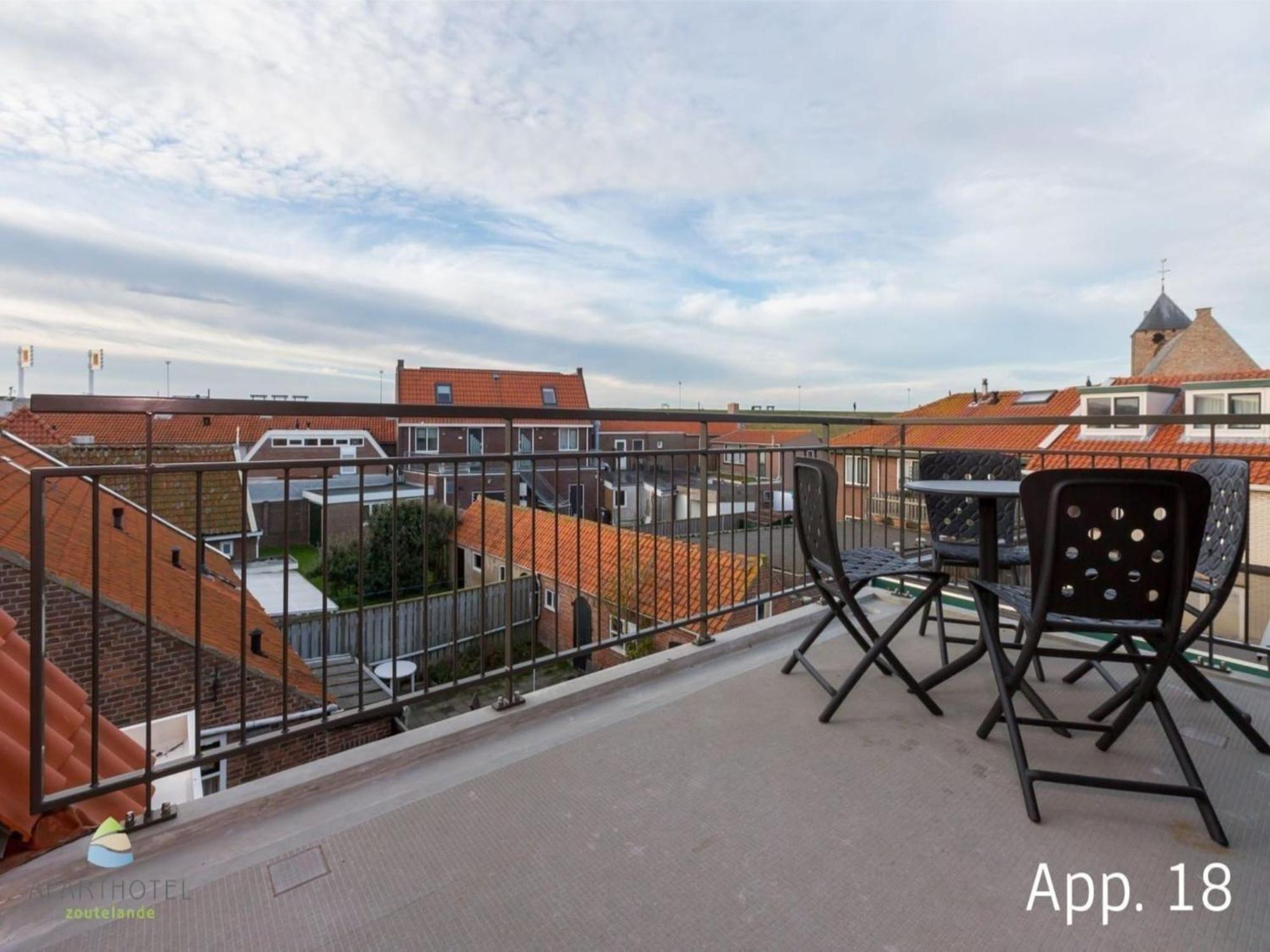 Lush Apartment In Zoutelande Near Beach Bagian luar foto