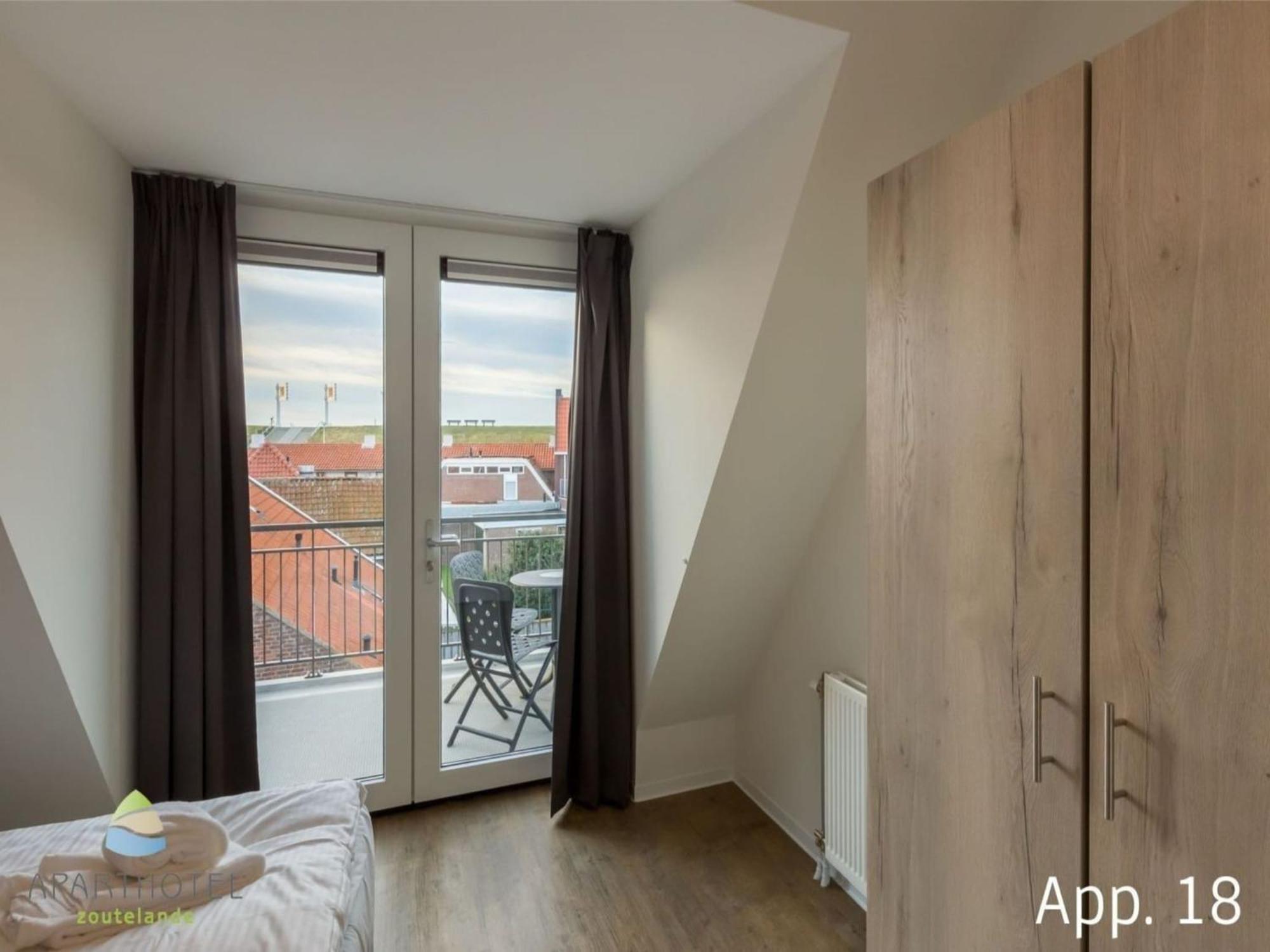 Lush Apartment In Zoutelande Near Beach Bagian luar foto