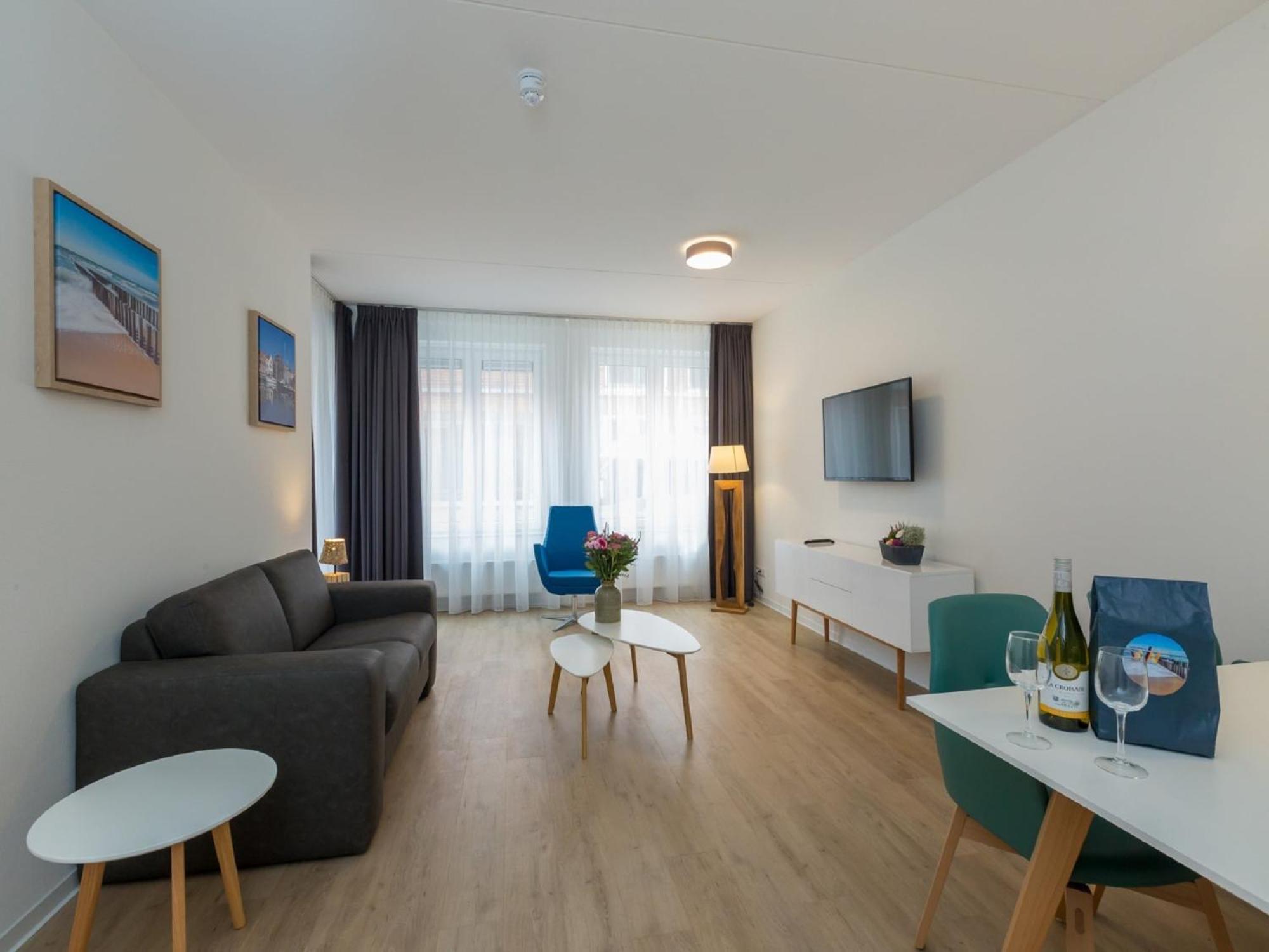 Lush Apartment In Zoutelande Near Beach Bagian luar foto